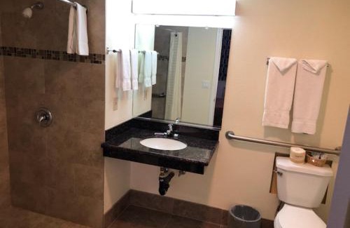Lone Pine Hotel | Trails Motel