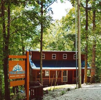 Stanton House | Trailseeker Cabin w King Bed Hot Tub at Red River Gorge Natural Bridge