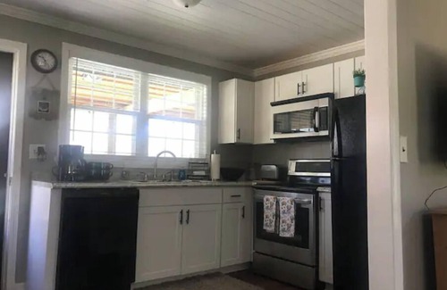Damascus Cottage | TrailSide Cottage, Damascus VA- directly on the Virginia Creeper Trail