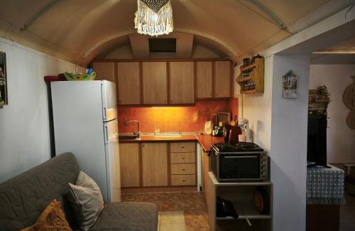 Nea Propontida House | Train House