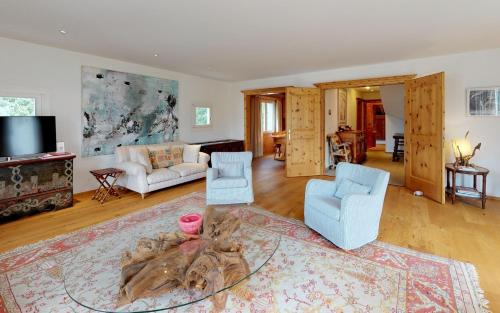Champfer Apartment | Trais Tschiervs