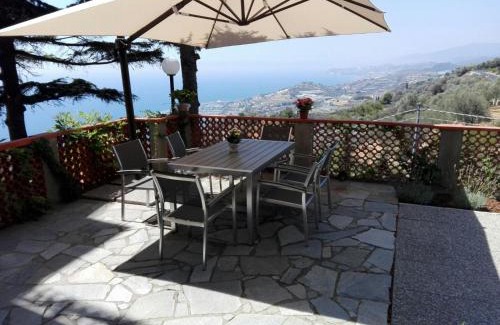 Cipressa House | Tramonti e mare 2