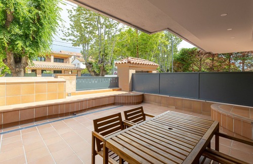 Vilassar de Mar Apartment | Tramuntana - Aparthotel with Swimming Pool