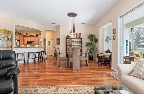 Palmer Ranch House | Tranquil 2/2 lakefront home in Palmer Ranch - Marina Sunrise