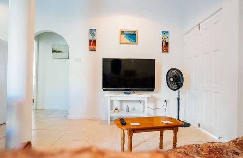Hillsborough Apartment | Tranquil 2 Bed Apt, sea view, 2 Person Hot Tub, no traffic