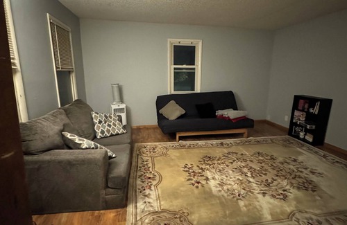 Downtown Des Moines Apartment | Tranquil 2-bedroom apartment near downtown Des Moines