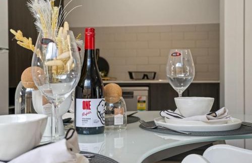 Browns Plains House | Tranquil 2BR Retreat with Local Charm and Comfort
