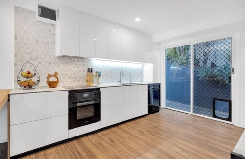 Currumbin Waters House | Tranquil 3 bed getaway in Currumbin Pool and Spa!