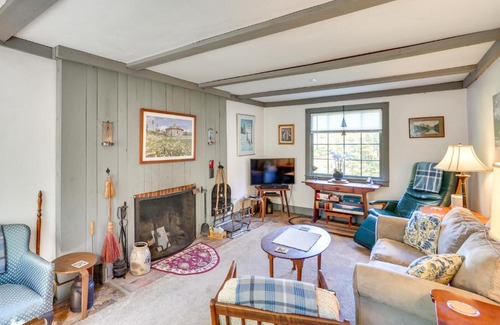 Glendale House | Tranquil 3 BR Stockbridge House with Private Deck!