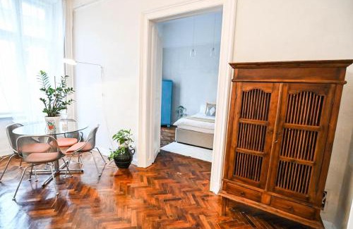 Nepszinhaz negyed Apartment | Tranquil and Charming One Bedroom Apartment