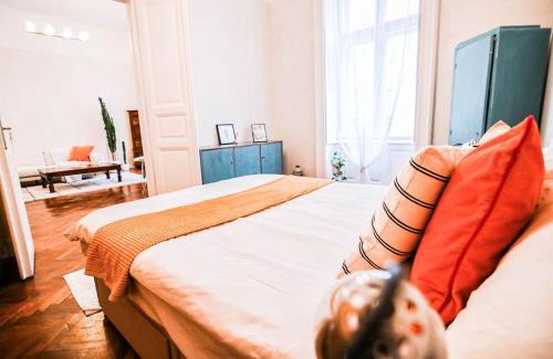 Nepszinhaz negyed Apartment | Tranquil and Charming One Bedroom Apartment
