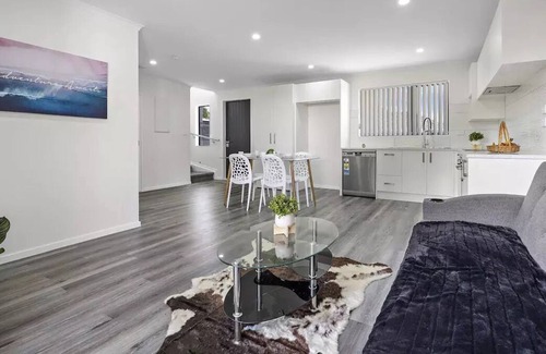 Otahuhu House | Tranquil and Modern by Sylvia Park
