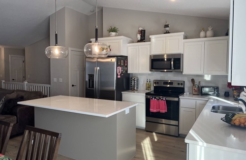 Isanti House | Tranquil and Spacious Getaway!