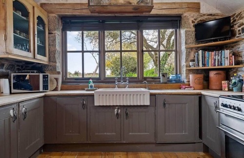 Helford Passage House | Tranquil Barn Conversion in Helford Passage, Nr Falmouth