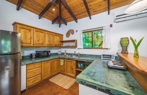 Junquillal House | Tranquil beachfront home with pool and high speed internet - Punta Paraiso