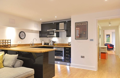 Eastbourne Seafront Apartment | Tranquil but central stylish hideaway just moments from the beach and theatres