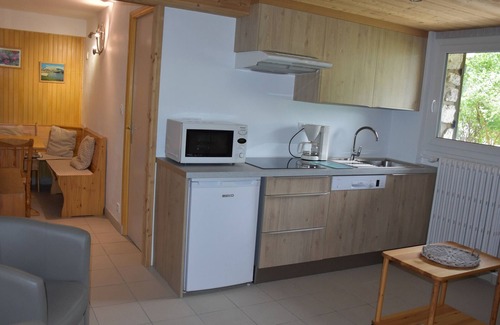 Pralognan-la-Vanoise Apartment | Tranquil Chalet Flat - Terrace, Garden, Close to Ski Lifts, Pets Allowed