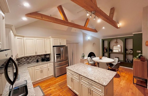 Mashpee House | Tranquil Cape getaway 4BD 2BA with AC, Family and Pet Friendly!