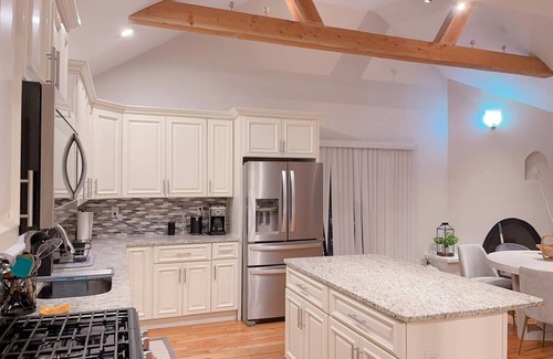 Mashpee House | Tranquil Cape getaway 4BD 2BA with AC, Family and Pet Friendly!