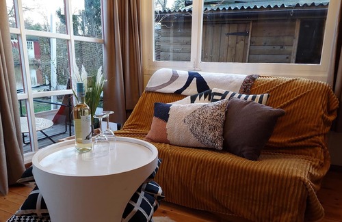 Geel Ski Chalet | Tranquil chalet in Geel with garden