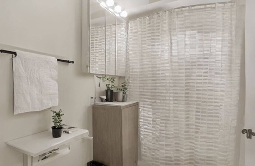 Arlington Heights Apartment | Tranquil & Comfortable 1BR Apt