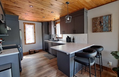 Val-des-Monts Ski Chalet | Tranquil Comforts Lake Front Paradise