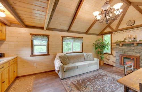 Narvon Apartment | Tranquil Creekside Cabin in Dutch Country!