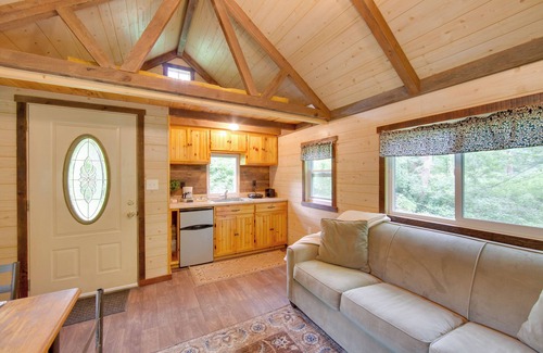 Narvon Apartment | Tranquil Creekside Cabin in Dutch Country!