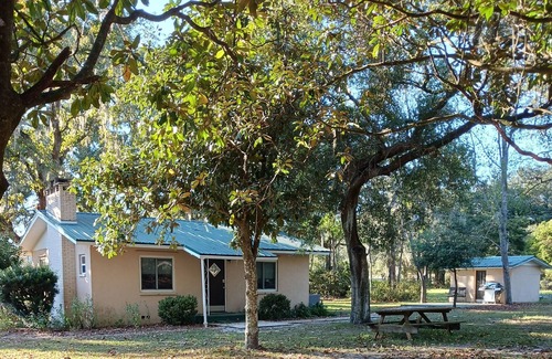 Lecanto House | Tranquil Escape on Forest, Near Fishing, Scalloping, and Manatees