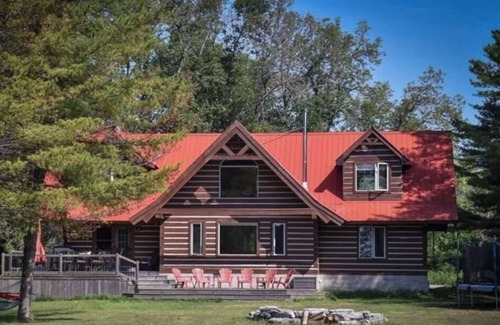 Carrying Place Cottage | Tranquil family friendly waterfront chalet