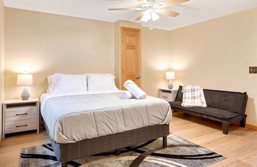 Crystal House | Tranquil Family Home l 4BR 2BA
