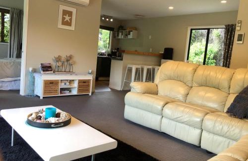 Akaroa House | Tranquil Family Retreat