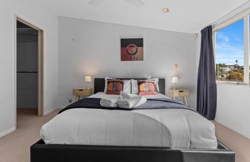 St. Heliers House | Tranquil Family Retreat close to St Heliers Beach