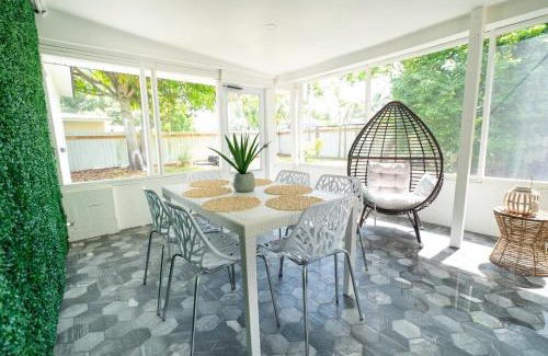 Meadowlawn House | Tranquil Fully Renoveted Home St Pete Dt&beachs