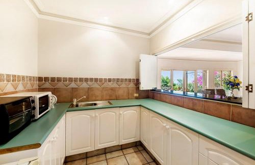 Ormeau House | Tranquil Garden Hideaway