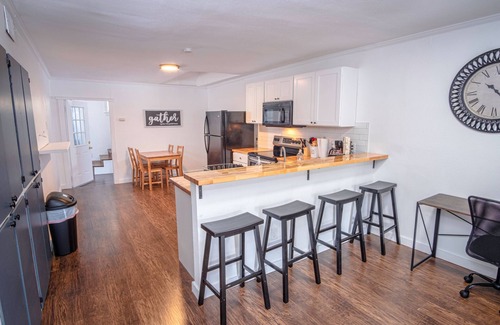 Midtown Apartment | Tranquil Getaway 3br/2ba Near Downtown