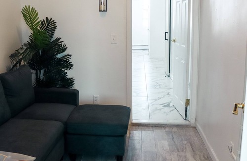 Queens Apartment | Tranquil Getaway in Queens ~ Fully Equipped Unit