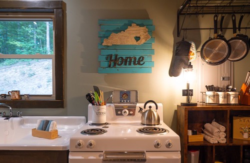 Irvine Cabin | Tranquil Getaway in the Woods ~ Sunset Ridge
