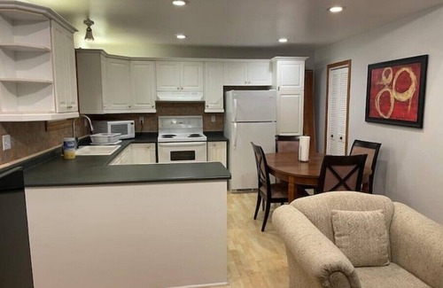 Springwater House | Tranquil Guesthouse Close to Ski Hills - 1 Bedroomn