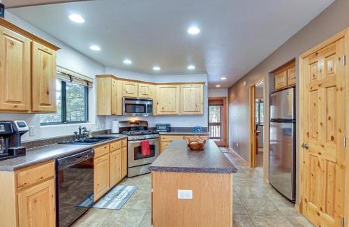 Heber House | Tranquil Heber-Overgaard Cabin with Decks and Grill!