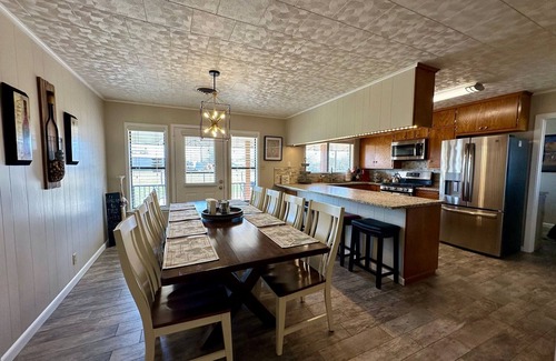 Stonewall House | Tranquil Hill Country Escape: Pet-Friendly, Near Wineries, & Stellar Stargazing!