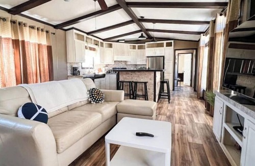Dripping Springs House | Tranquil Hill Country Cabin near Pedernales Falls