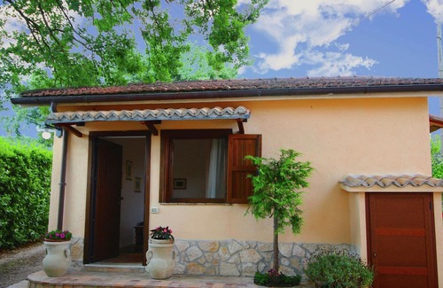 Selci House | Tranquil holiday home in Selci with swimming pool