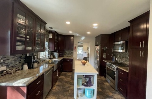 Dallas House | Tranquil home, .3 acres,15 min to downtown w/2 separate offices + Dog friendly!