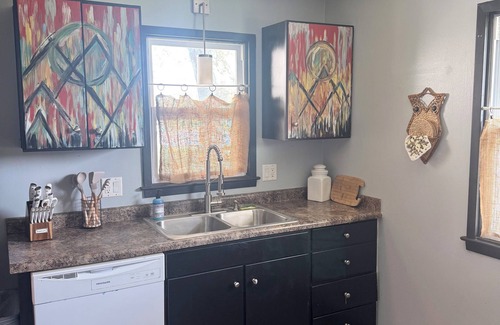 Lovington House | Tranquil Home in the Heart of Des Moines