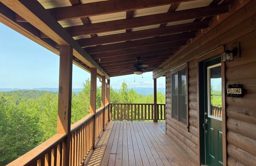 Murphy Ski Chalet | Tranquil Locust Pointe Cabin - Murphy NC 28906