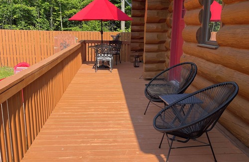 Manitoulin District House | Tranquil Manitoulin Cabin is peaceful and private, surrounded by forest.