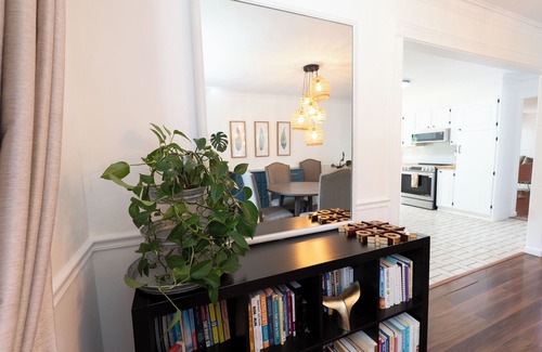 Orange House | Tranquil Nature Retreat 9 min to Yale Sleeps 10 Spacious, Updated, 4br 2bath