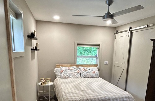 St. Elmo Improvement League House | Tranquil Oasis in St Elmo TN. Quiet, peaceful, and secluded setting.