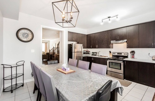 East Credit House | Tranquil Oasis ~ Spacious 4BR ~ Mississauga